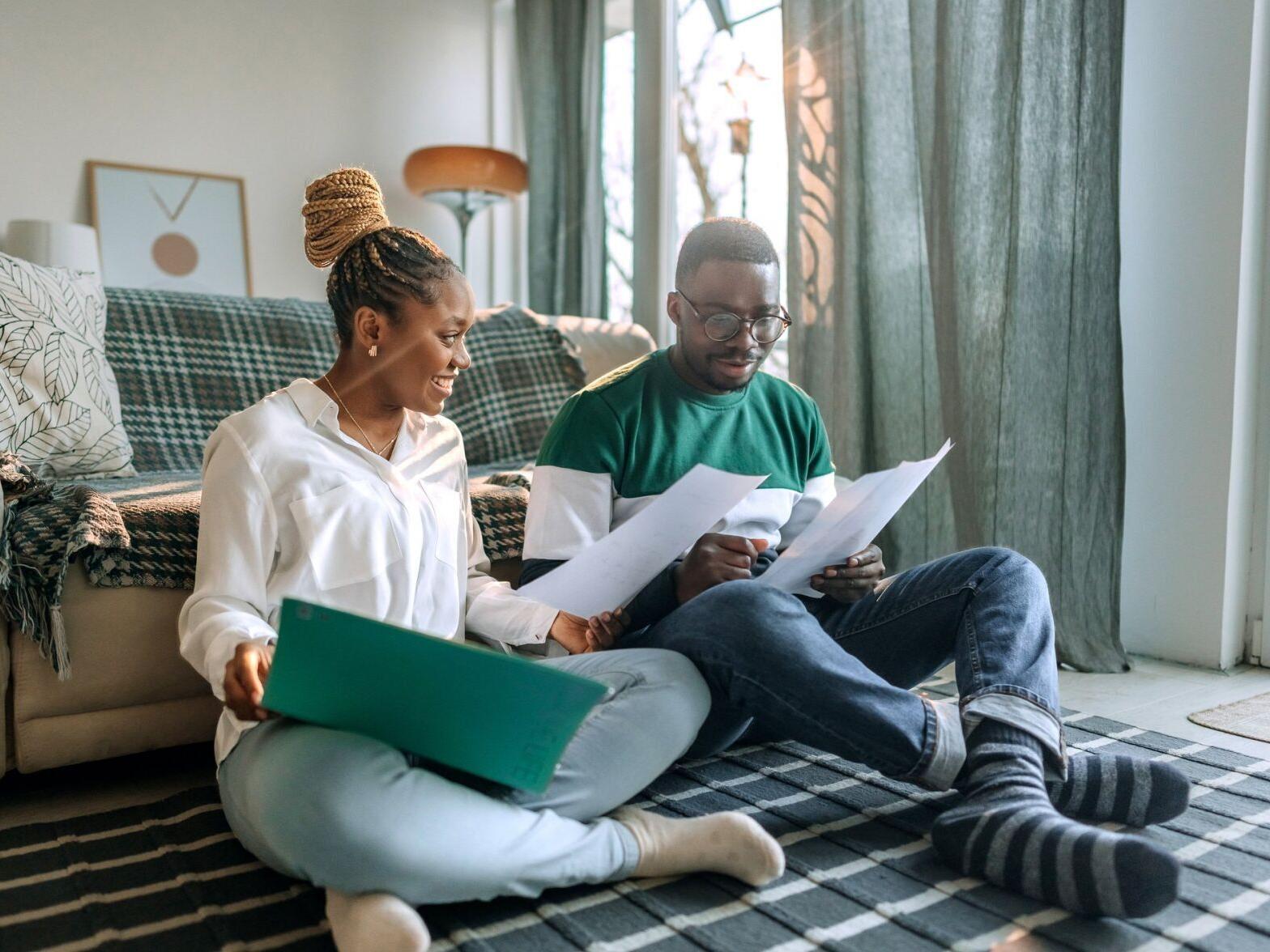 Asked on Reddit: Should I Pay Off Loans or Save?